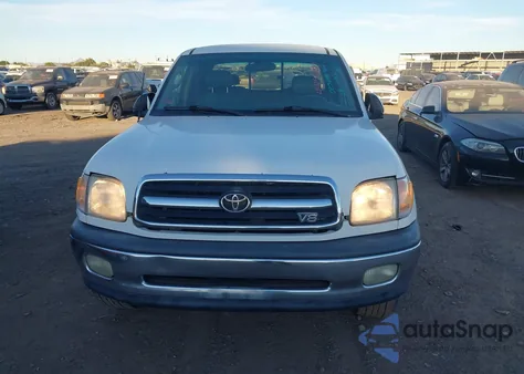 2000 Toyota Tundra Sr5 V8 z USA, uszkodzony, nr VIN 5TBRT3414YS023608